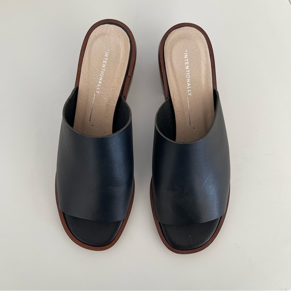 NIB Intentionally Blank Deb Mule in Black - Picture 3 of 4